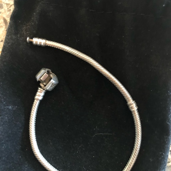 Pandora bracelet - Picture 1 of 2